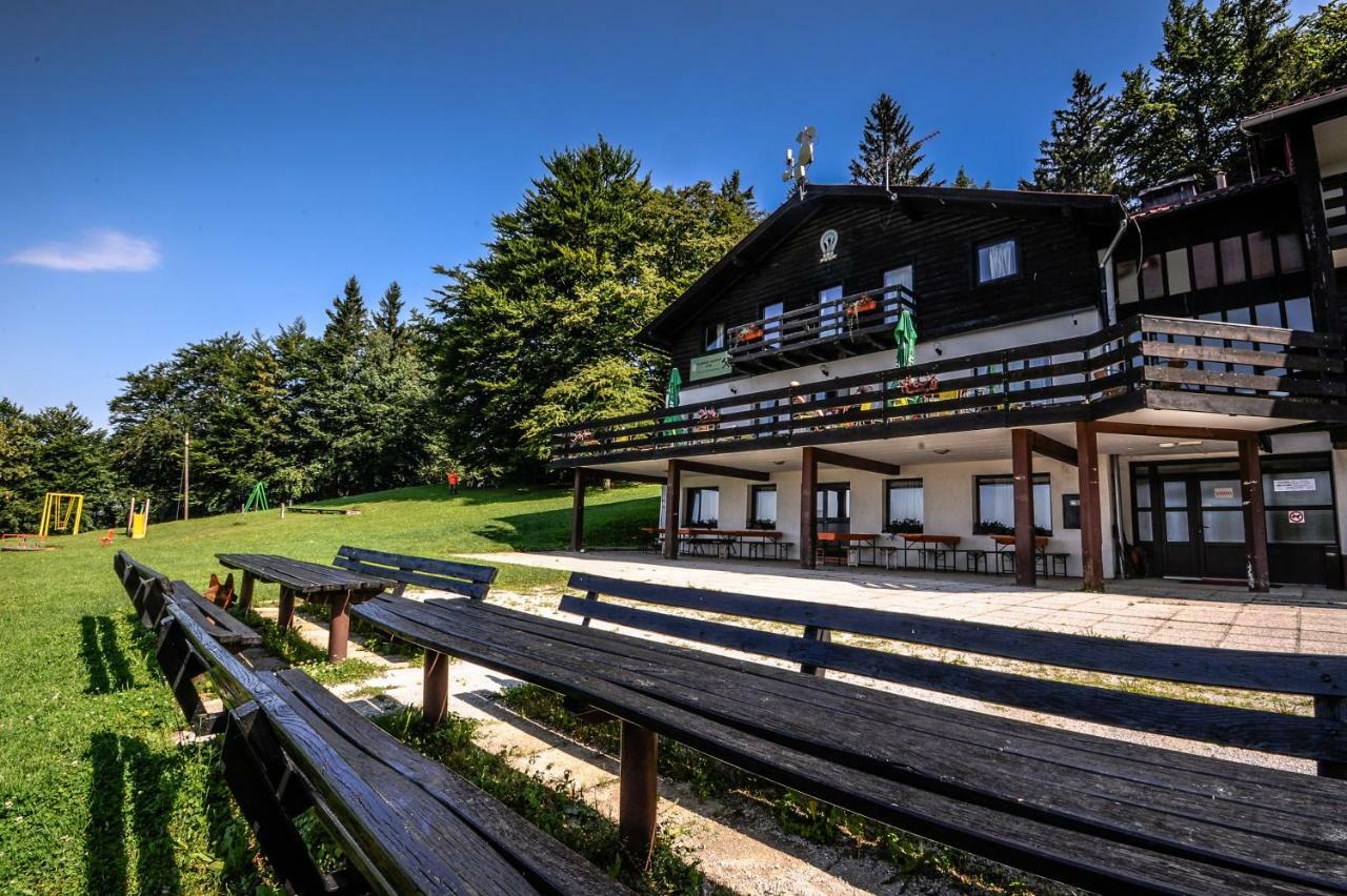 Planinski Dom Na Kalu Bed and Breakfast Dol pri Hrastniku Esterno foto