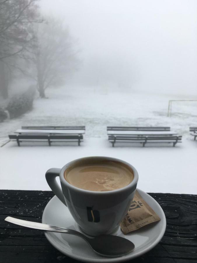 Planinski Dom Na Kalu Bed and Breakfast Dol pri Hrastniku Esterno foto